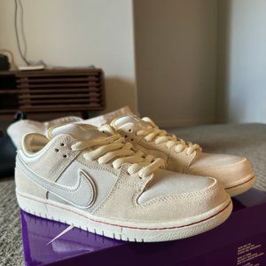 Nike SB Dunks - City of Love 8.5